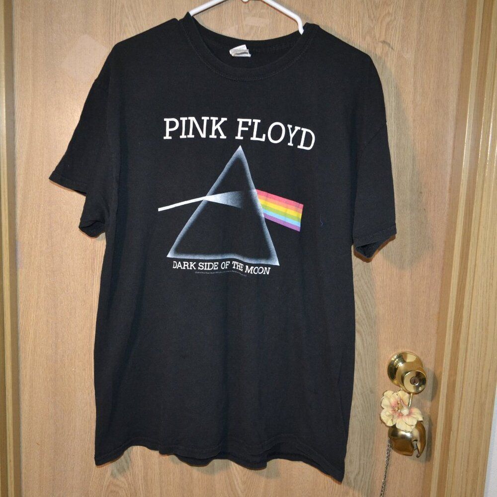 🔥3 FOR $25 2015 Pink Floyd Dark Side Of The Moon Prism Classic Band Graphic Tee
